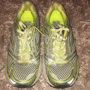 Brooks Ghost Sneakers 👟